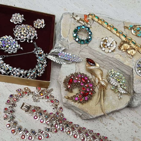 Vintage Loved Designer Jewelry - Picture 8 of 16